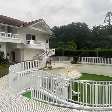 Reddoorz Plus @ Megamendung Puncak 2 Bogor Exteriör bild