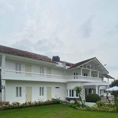Reddoorz Plus @ Megamendung Puncak 2 Bogor Exteriör bild