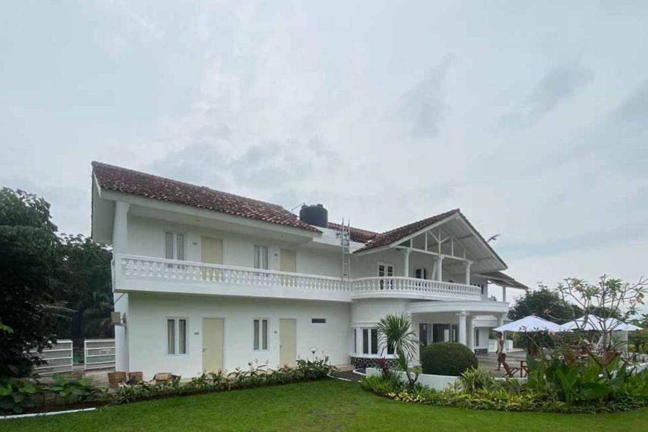 Reddoorz Plus @ Megamendung Puncak 2 Bogor Exteriör bild